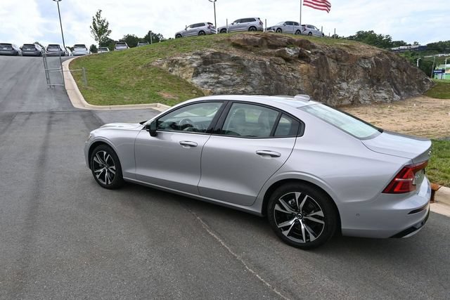 Used 2025 Volvo S60 B5 Plus AWD/4WD image 10