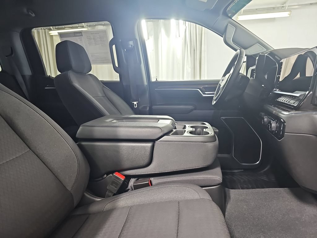 Certified 2025 Chevrolet Silverado 1500 LT AWD/4WD image 13