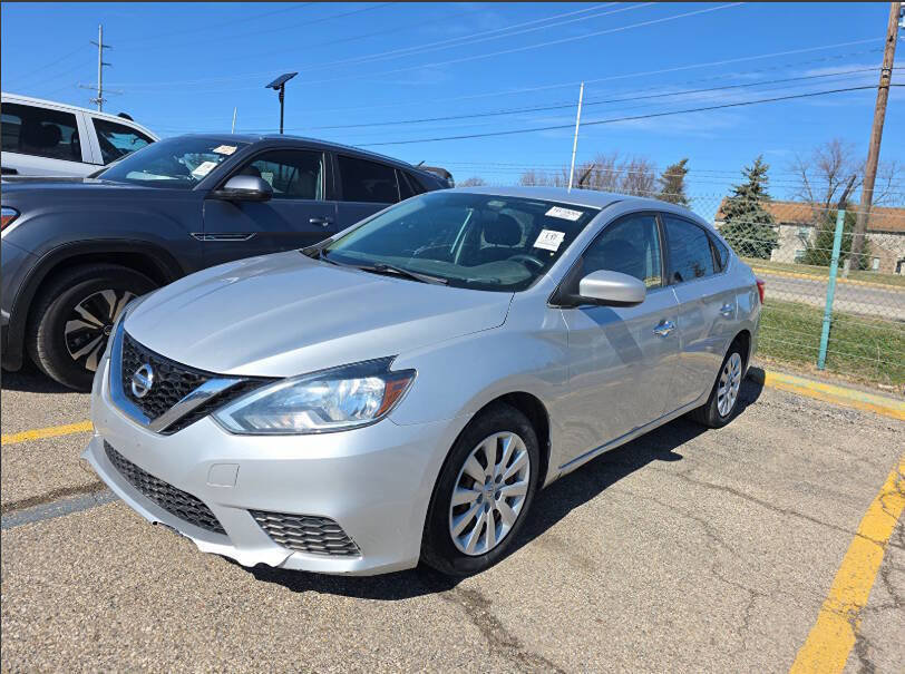 Used 2017 Nissan Sentra SV image 1