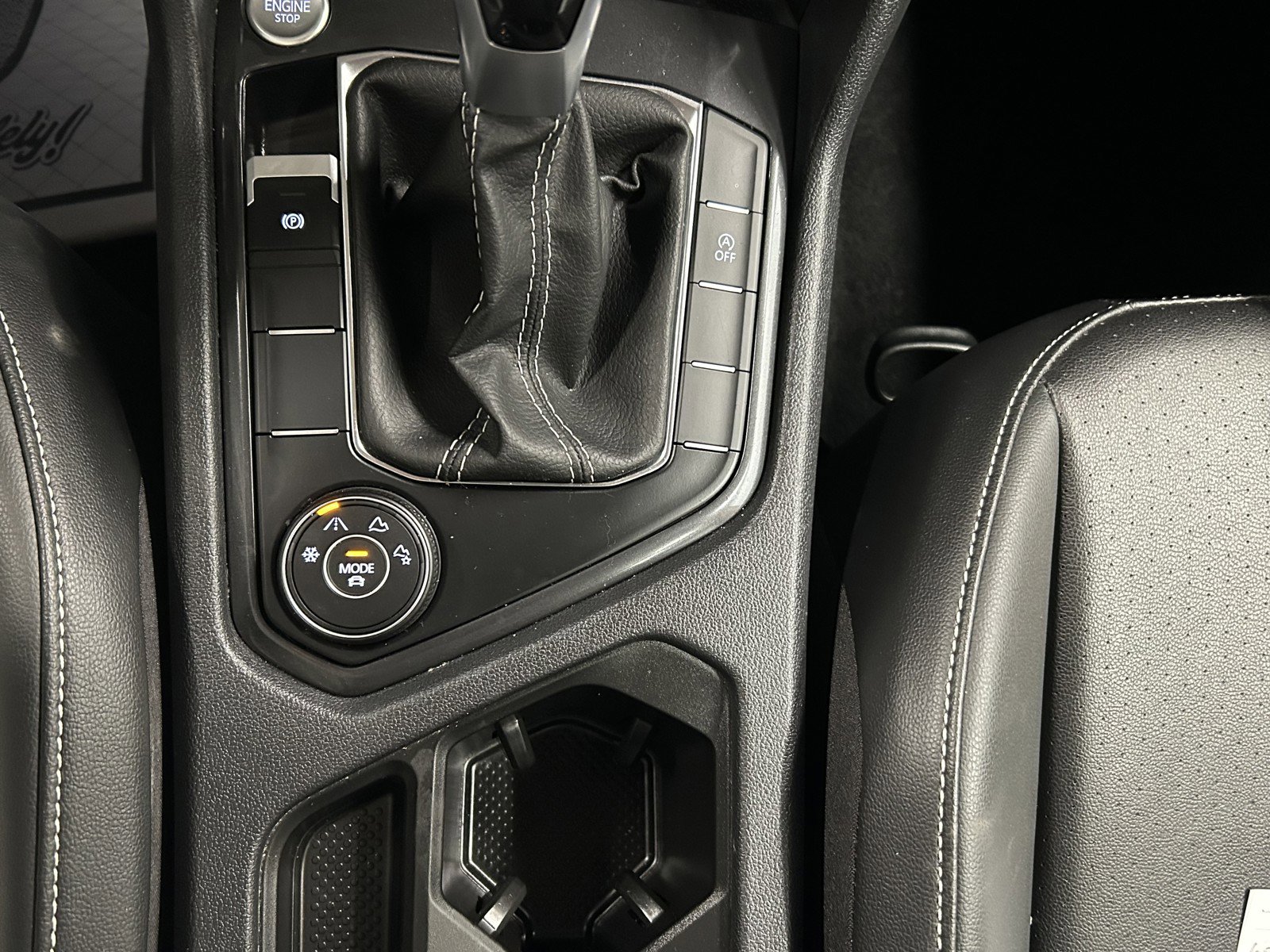 Used 2024 Volkswagen Tiguan SE image 32