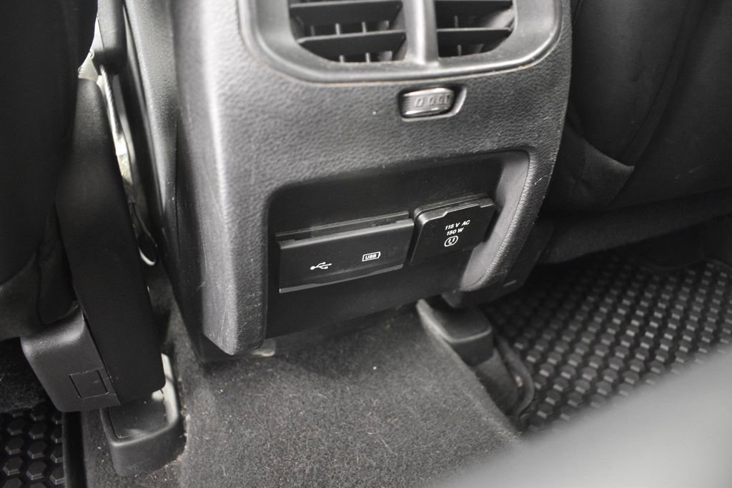 Used 2019 Jeep Cherokee Trailhawk w/ Cold Weather Group image 27