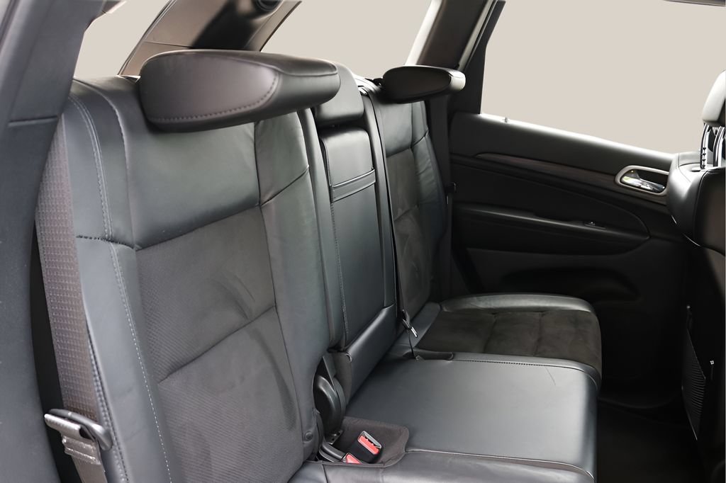 Used 2022 Jeep Grand Cherokee Laredo X RWD image 21