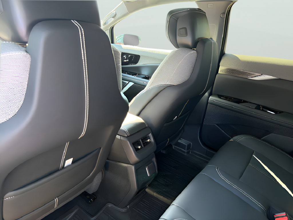 New 2027 Cadillac Optiq Sport w/ LPO, Floor Liner Package AWD/4WD image 34