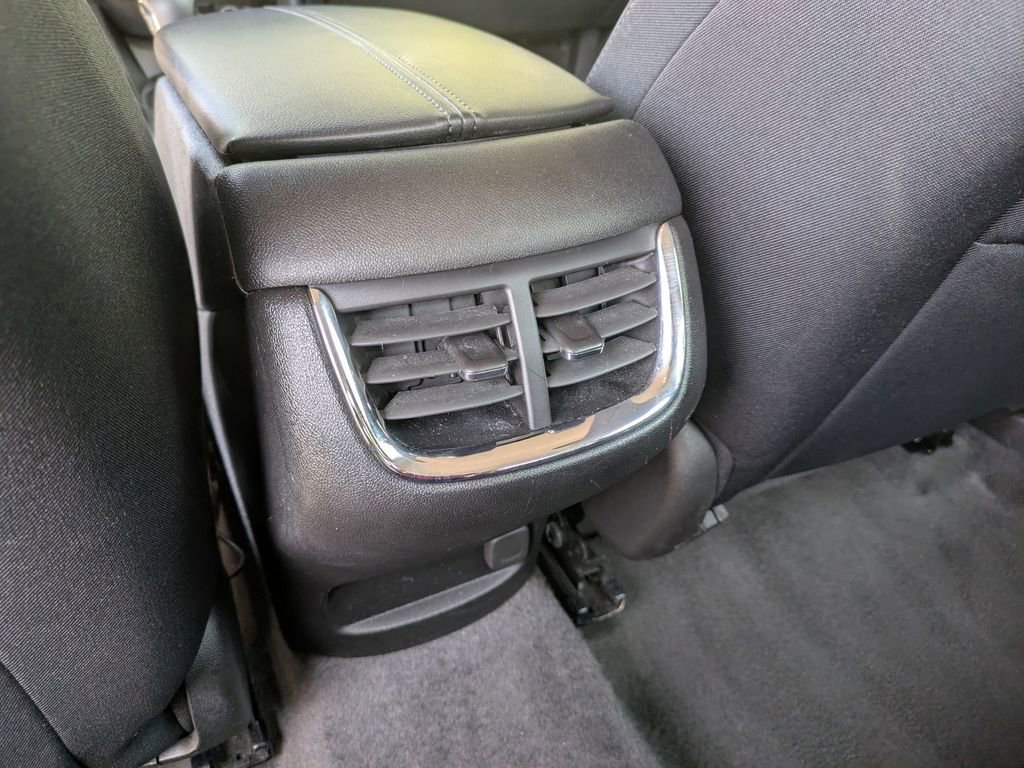 Used 2024 Chevrolet Malibu LT image 24