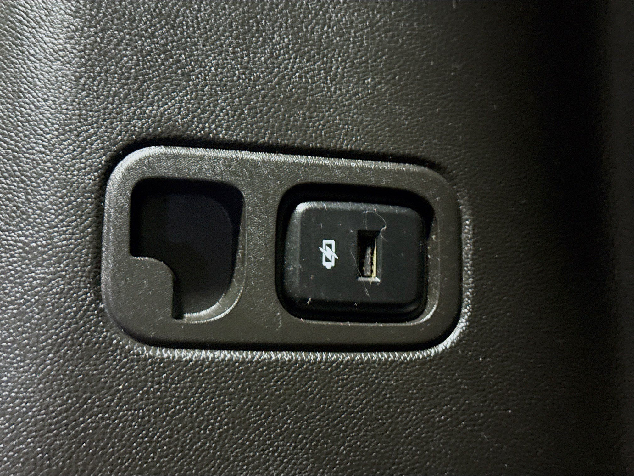 Used 2019 Chevrolet Traverse Premier w/ LPO, Blackout Package FWD image 44