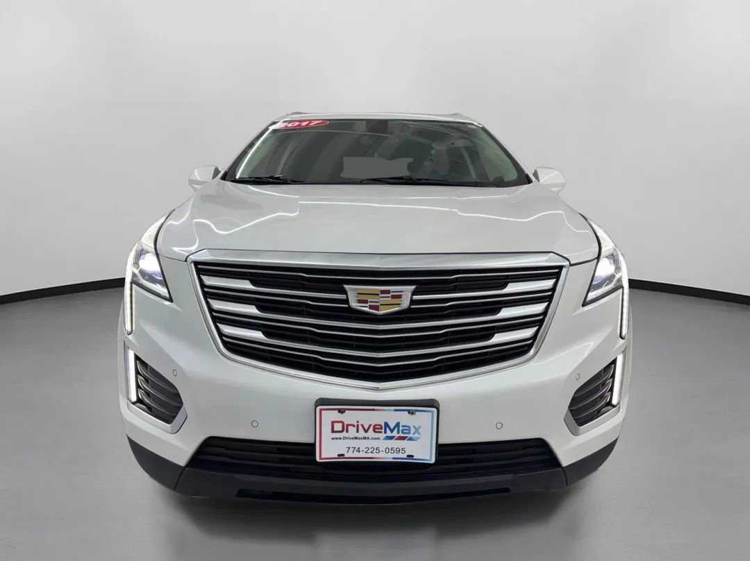 Used 2017 Cadillac XT5 Premium Luxury image 2