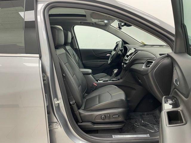Used 2023 Chevrolet Equinox Premier AWD/4WD image 15