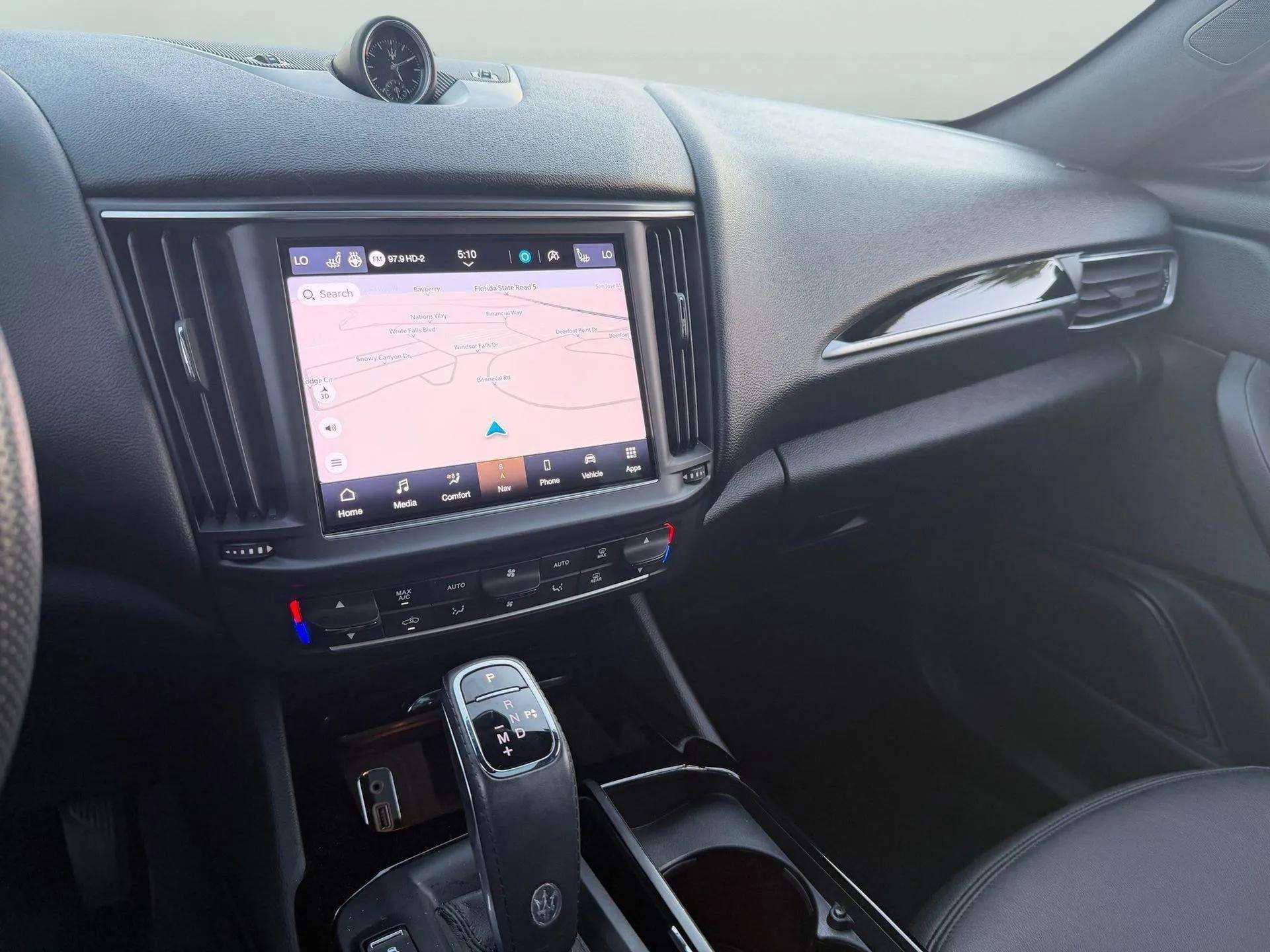 Certified 2022 Maserati Levante GT image 18