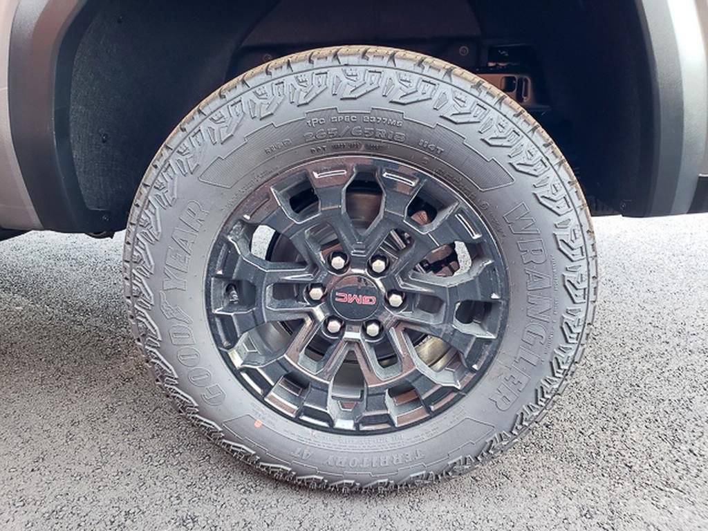 New 2026 GMC Canyon Elevation w/ Convenience Package image 12