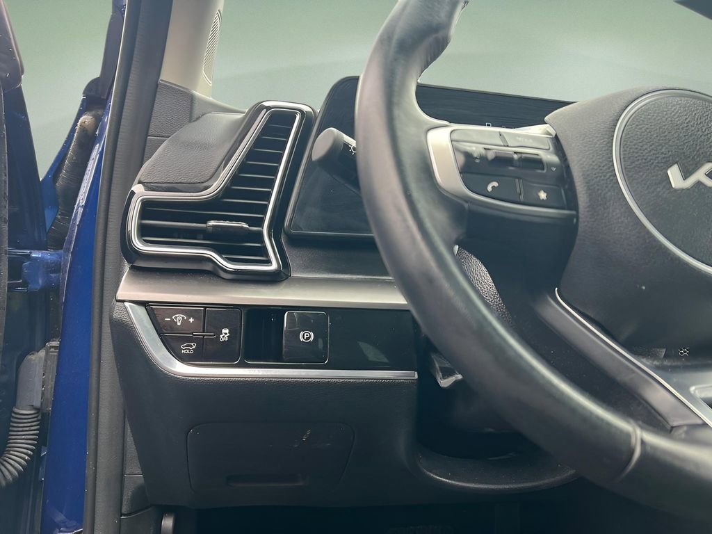 Used 2025 Kia Sportage EX w/ Premium Package image 11