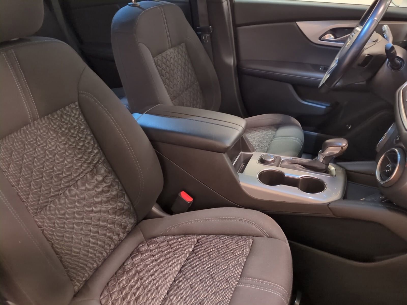 Used 2020 Chevrolet Blazer LT image 11