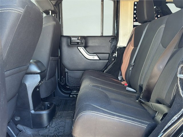 Used 2016 Jeep Wrangler Unlimited Sahara w/ Connectivity Group image 15