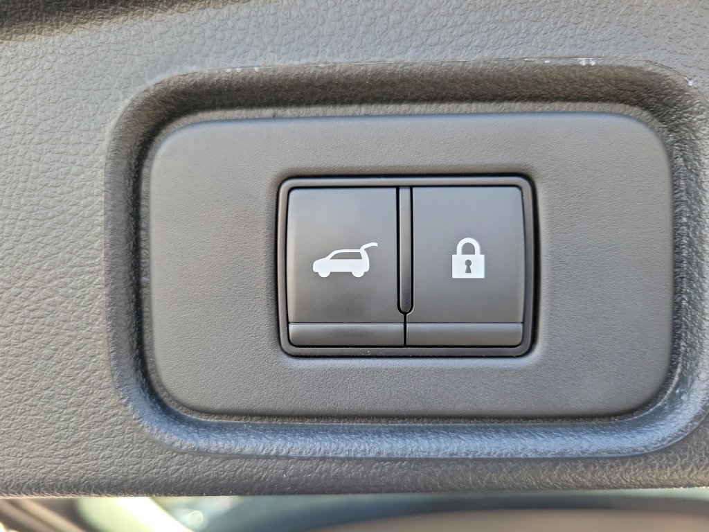 Used 2025 Nissan Pathfinder Platinum w/ Lighting Package (N92) AWD/4WD image 14
