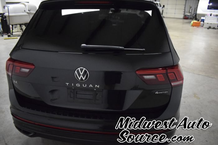 Used 2023 Volkswagen Tiguan SE R-Line AWD/4WD image 5