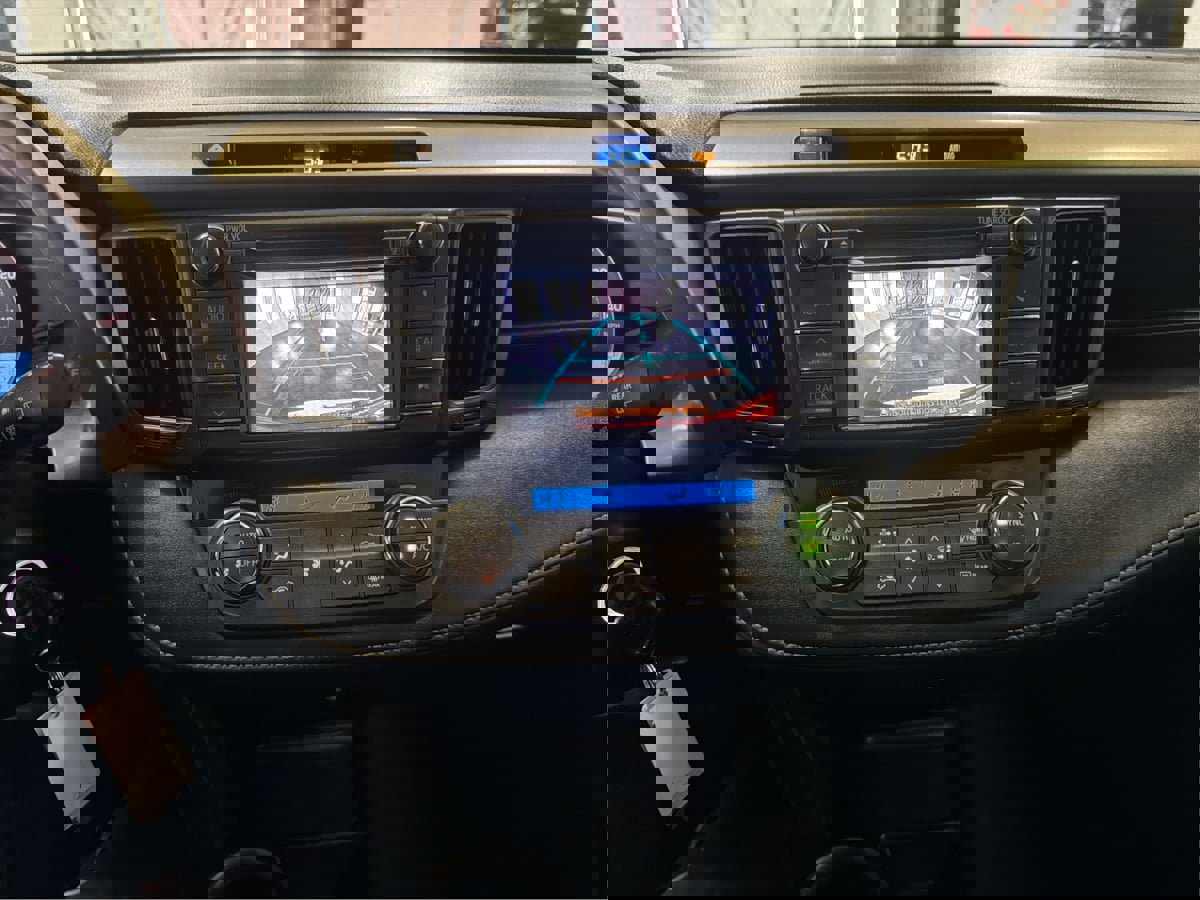 Used 2013 Toyota RAV4 XLE AWD/4WD image 27