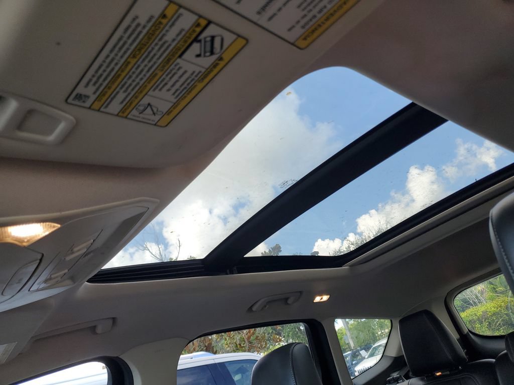 Used 2019 Ford Escape SEL FWD image 18