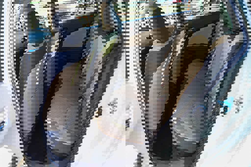 Used 2016 Toyota Prius Three image 15