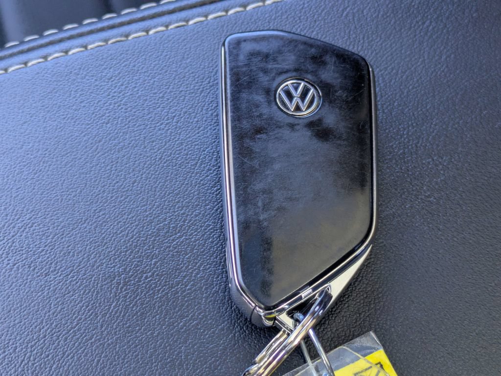 Used 2025 Volkswagen Atlas SEL AWD/4WD image 27