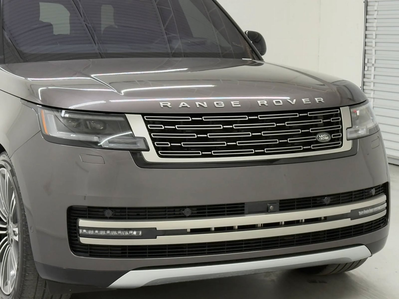 Used 2023 Land Rover Range Rover Long Wheelbase SE AWD/4WD image 36