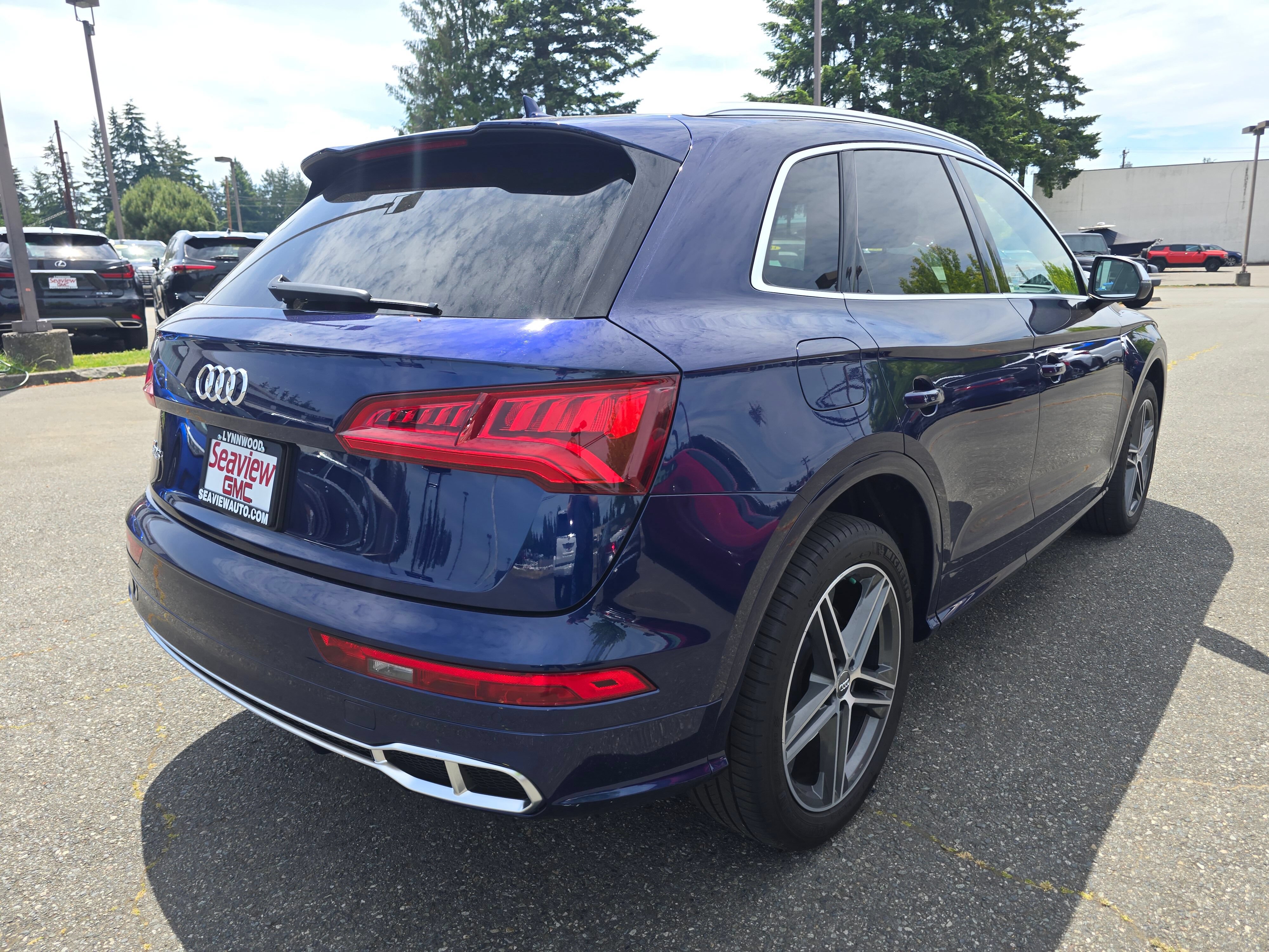 Used 2020 Audi SQ5 Premium Plus w/ Premium Plus Package AWD/4WD image 3