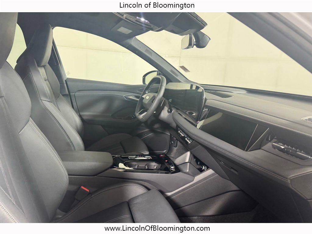 Used 2025 Audi SQ6 e-tron Prestige w/ 21" Black Optic Wheel Package image 14