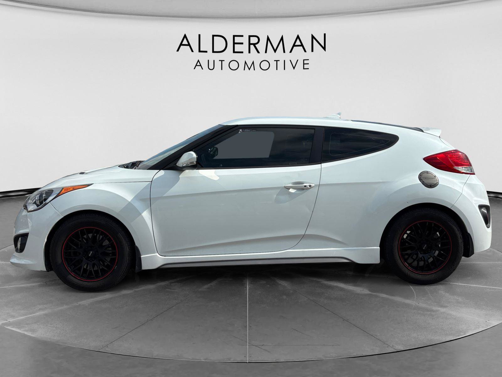 Used 2015 Hyundai Veloster Turbo FWD image 2