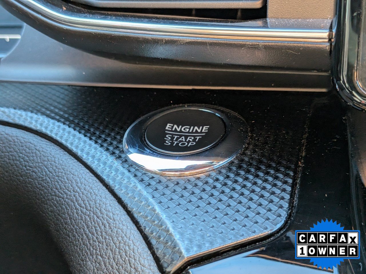 Certified 2024 Ford Explorer ST-Line w/ Class IV Trailer Tow Package AWD/4WD image 33
