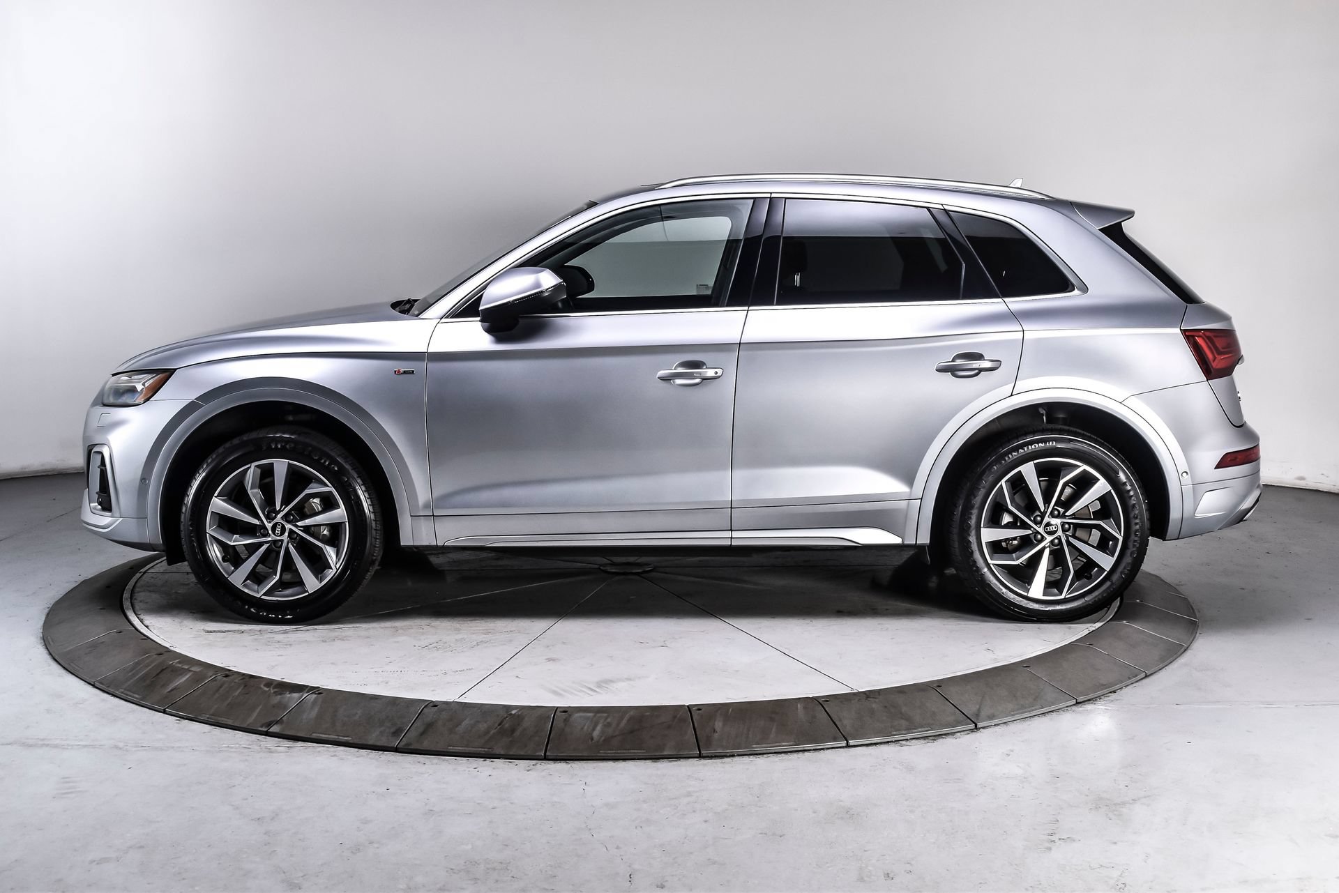 Used 2023 Audi Q5 2.0T Prestige AWD/4WD image 3