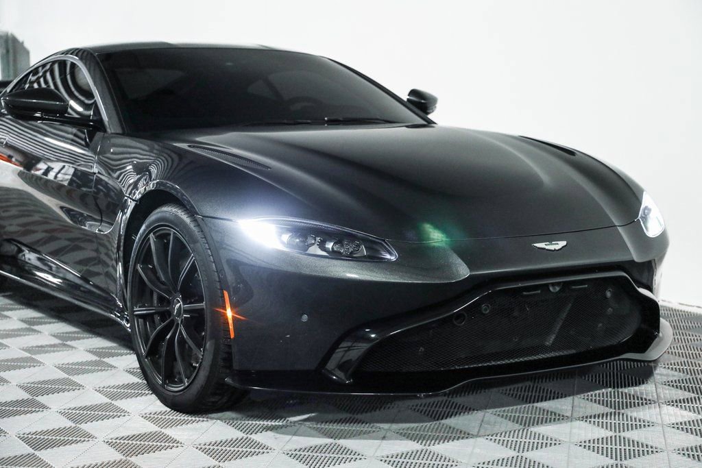 Used 2020 Aston Martin V8 Vantage Coupe image 9