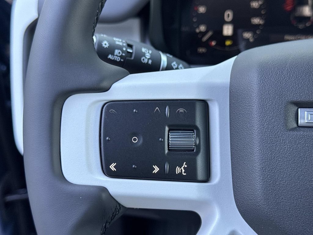 New 2026 Land Rover Defender 110 X-Dynamic SE AWD/4WD image 30