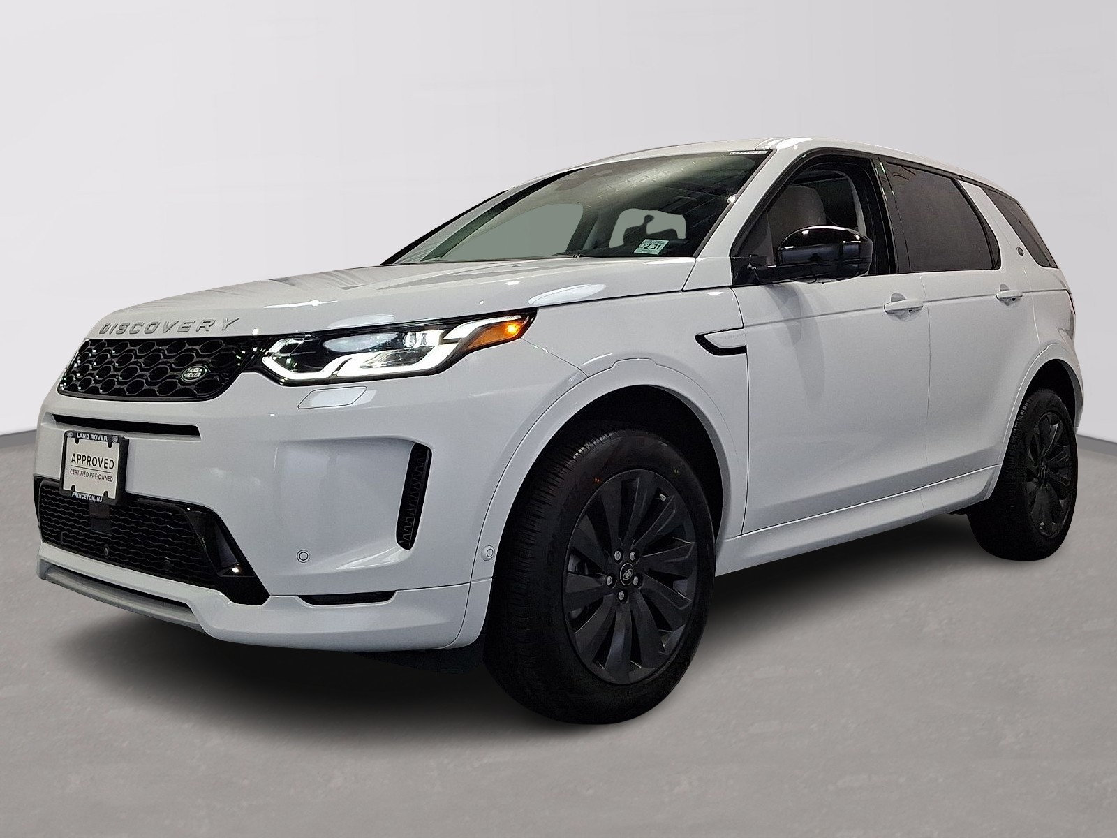 Certified 2025 Land Rover Discovery Sport S AWD/4WD image 1