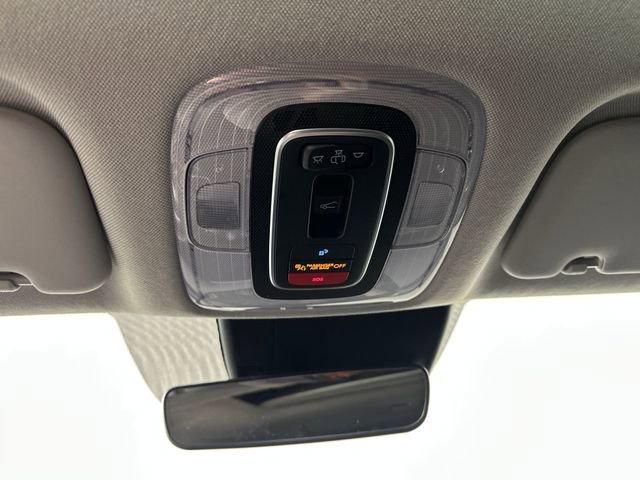 Used 2023 Hyundai Elantra Limited image 24