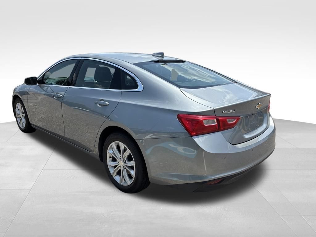 Used 2024 Chevrolet Malibu LT FWD image 3