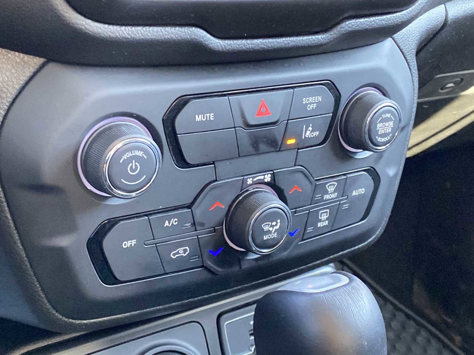 Certified 2023 Jeep Renegade Trailhawk AWD/4WD image 24
