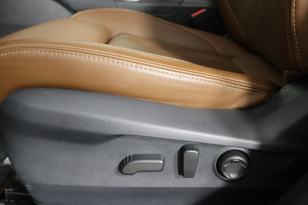 Used 2025 Subaru Outback Touring XT AWD/4WD image 23