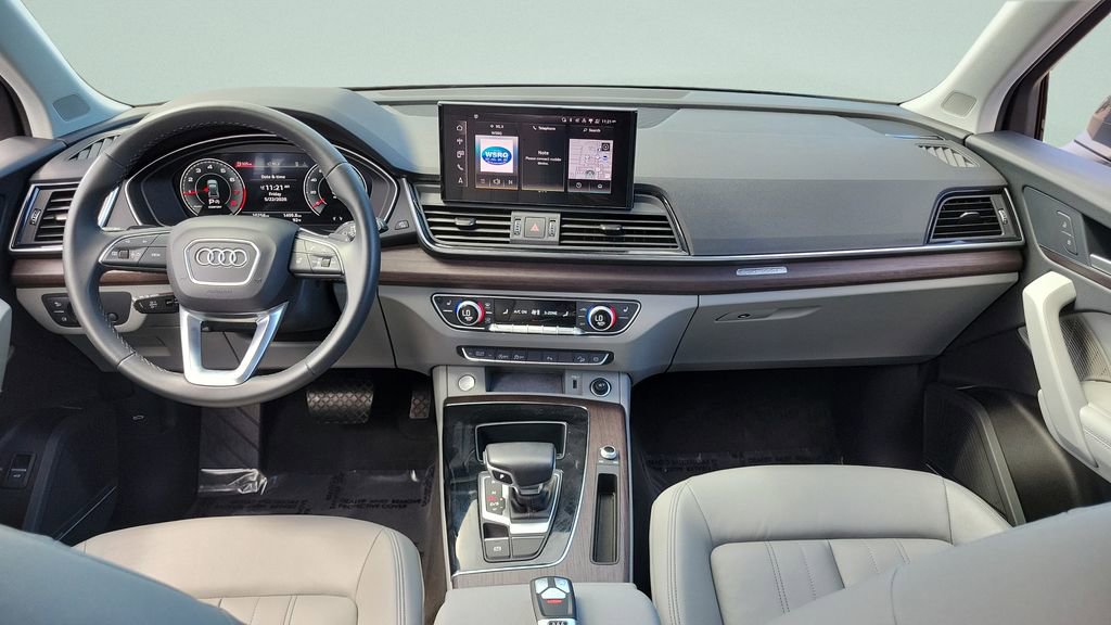 Used 2022 Audi Q5 2.0T Premium Plus w/ Premium Plus Package AWD/4WD image 11