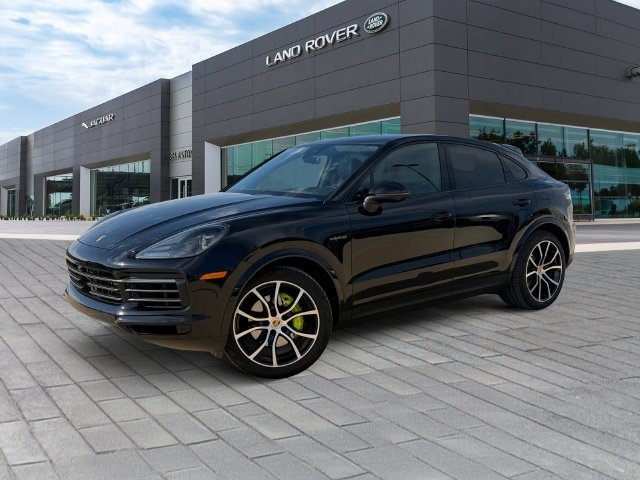Used 2022 Porsche Cayenne Platinum Edition AWD/4WD image 1