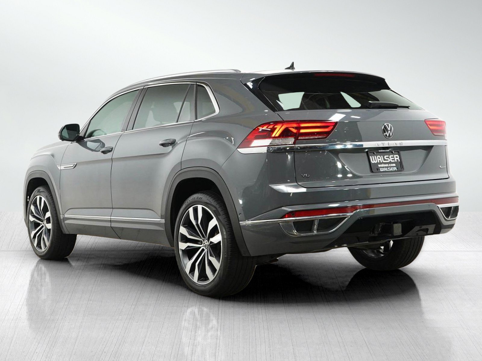 Used 2023 Volkswagen Atlas Cross Sport SEL Premium R-Line AWD/4WD image 4