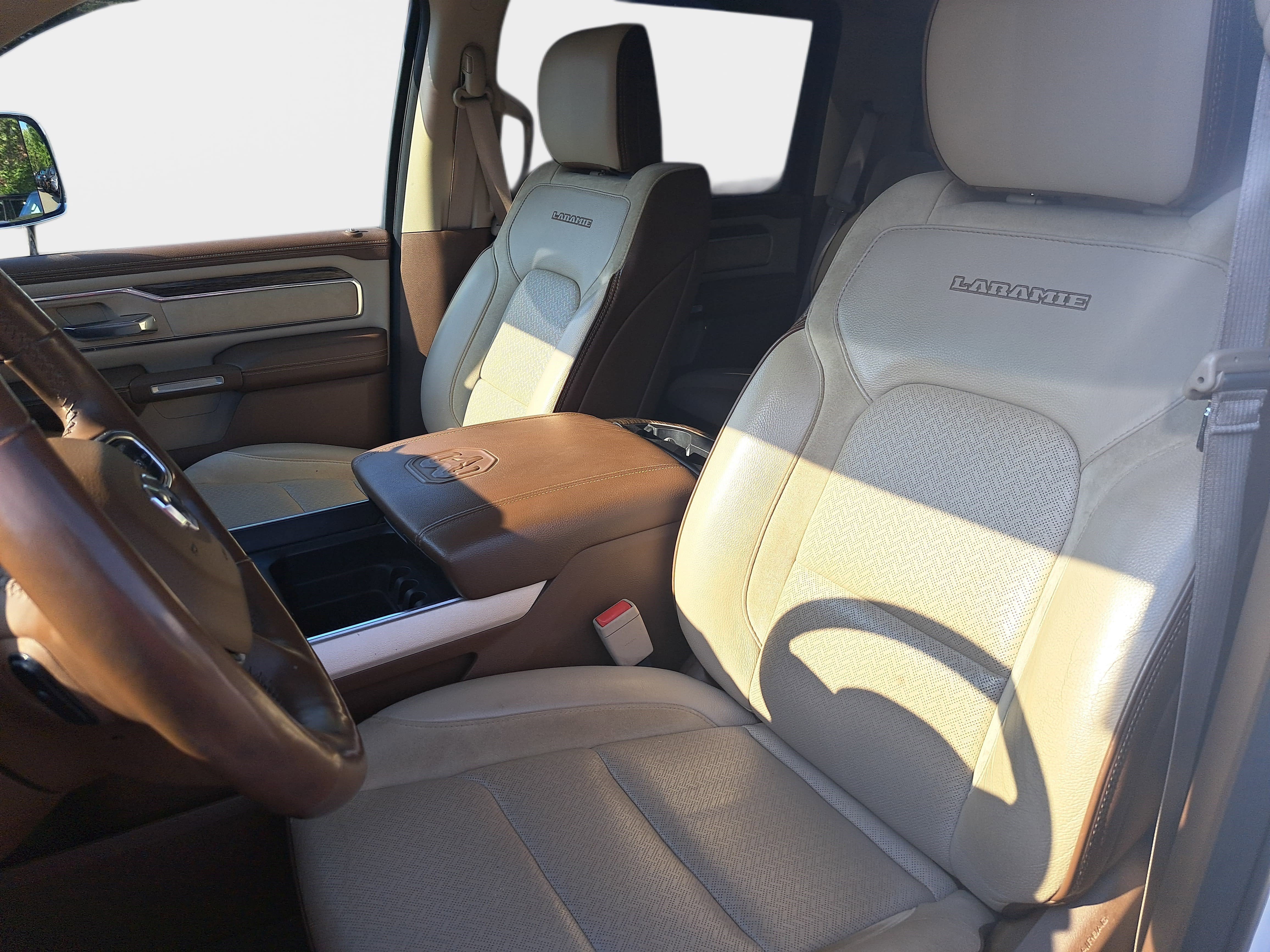 Used 2019 RAM 1500 Laramie AWD/4WD image 13