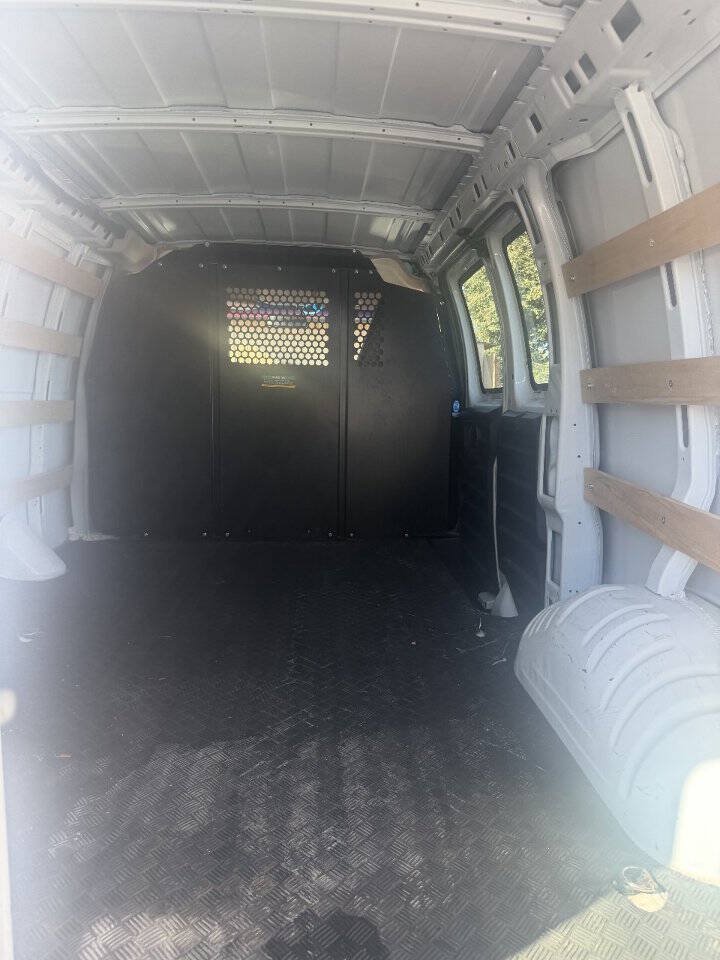 Used 2025 Chevrolet Express 2500 w/ Driver Convenience Package RWD image 14