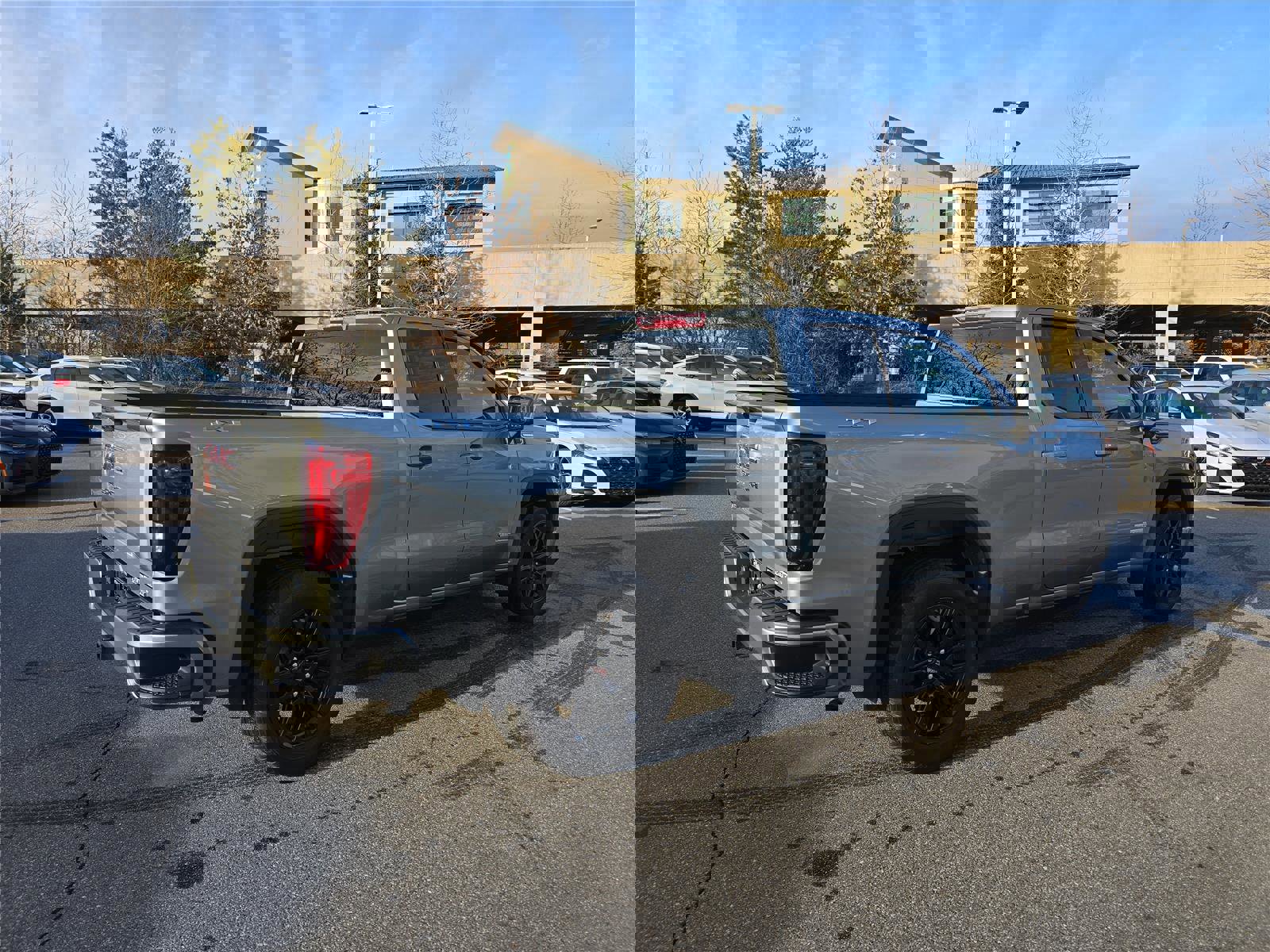 Used 2024 GMC Sierra 1500 Elevation image 3