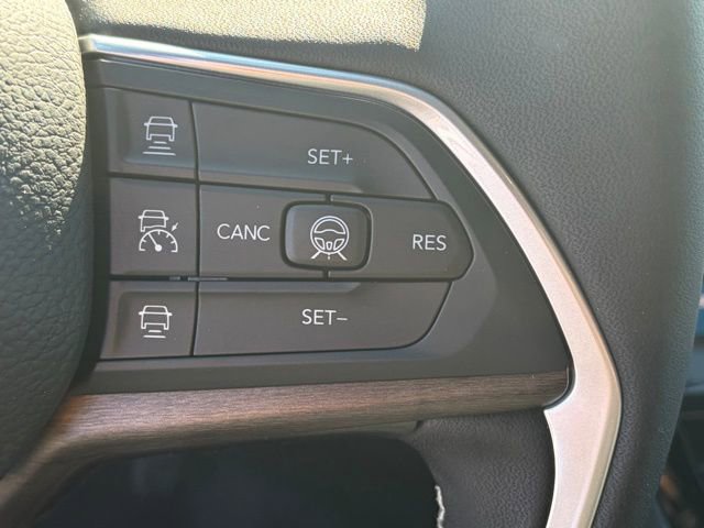 New 2026 Jeep Grand Cherokee Limited w/ Limited Altitude Package AWD/4WD image 18