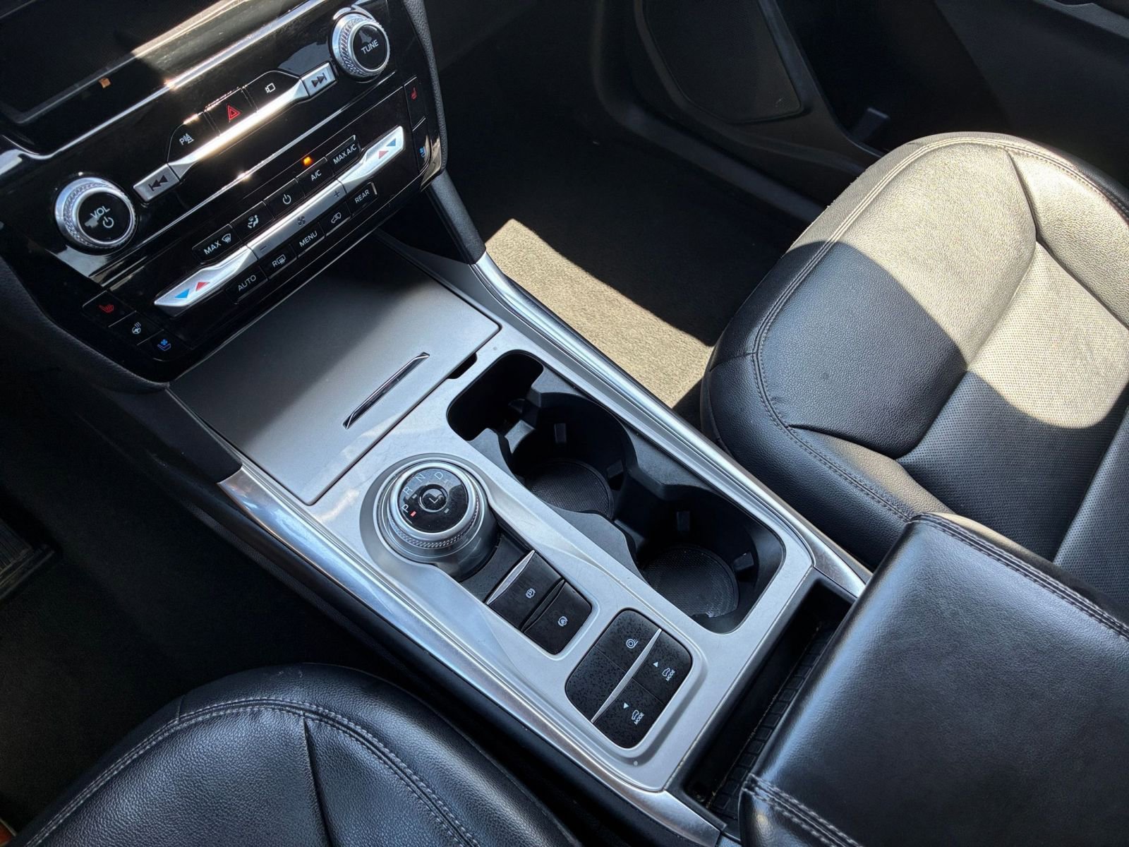 Used 2023 Ford Explorer Limited image 45