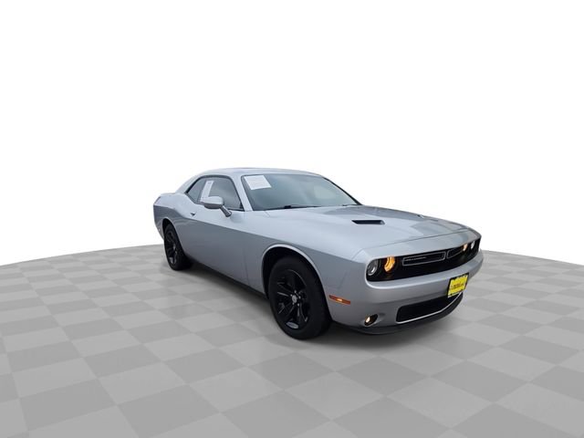 Used 2021 Dodge Challenger SXT w/ Driver Convenience Group image 2