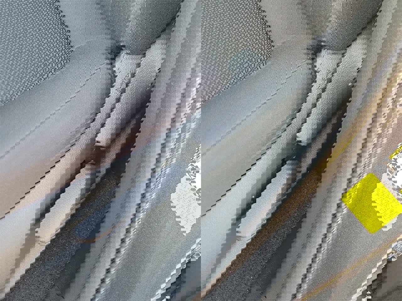 Used 2021 Toyota RAV4 LE image 17