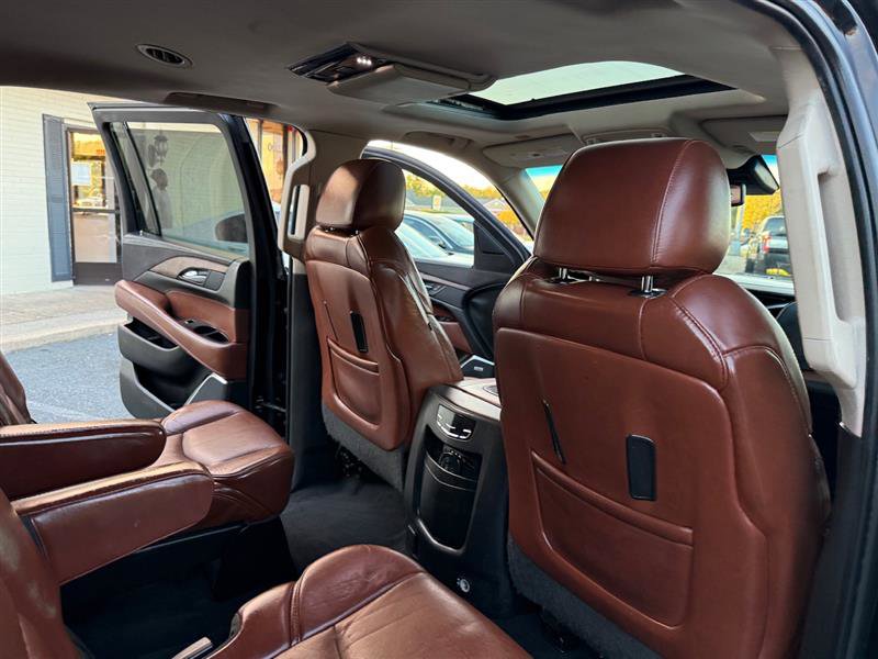 Used 2015 Cadillac Escalade ESV Luxury image 18