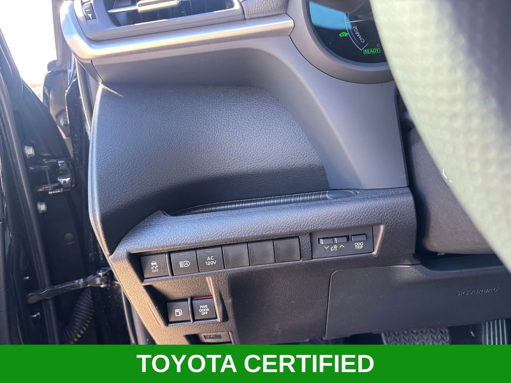 Certified 2025 Toyota Sienna XSE w/ XSE Premium Package image 19
