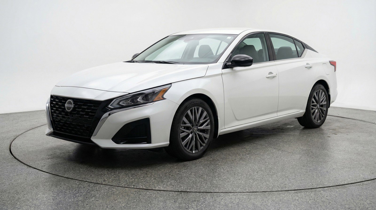 Used 2025 Nissan Altima 2.5 SV image 3