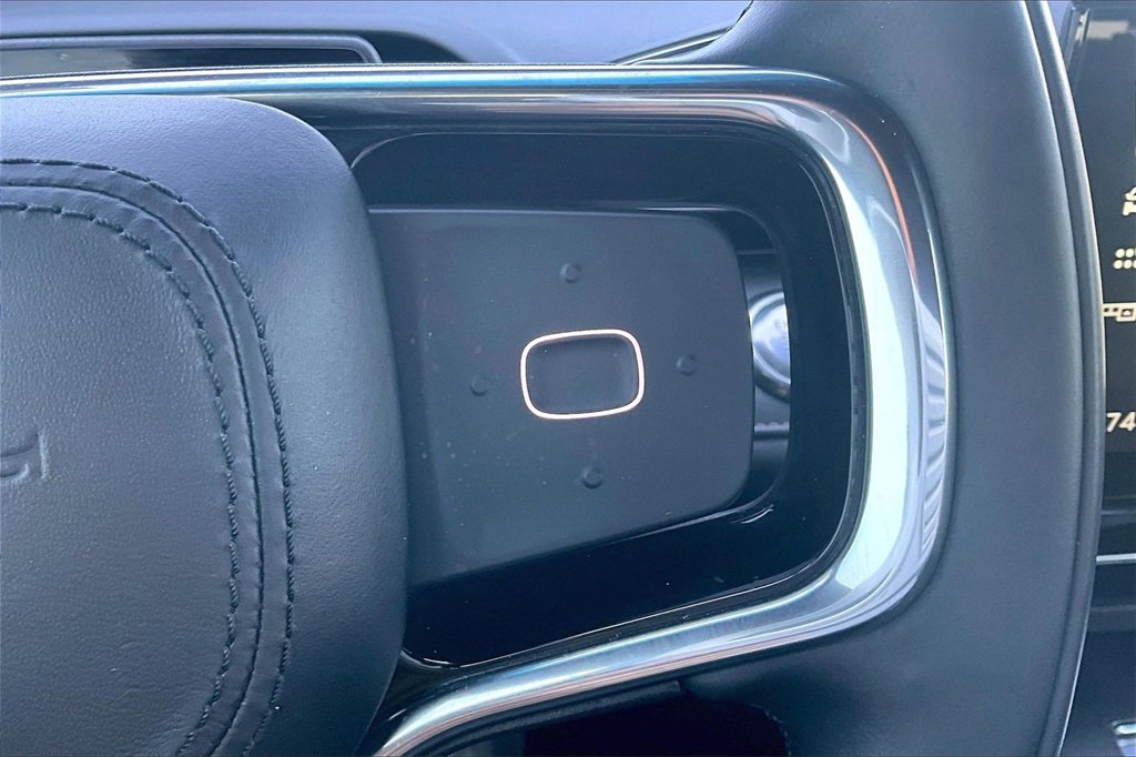 Used 2024 Lincoln Nautilus Reserve w/ Equipment Group 202A image 21