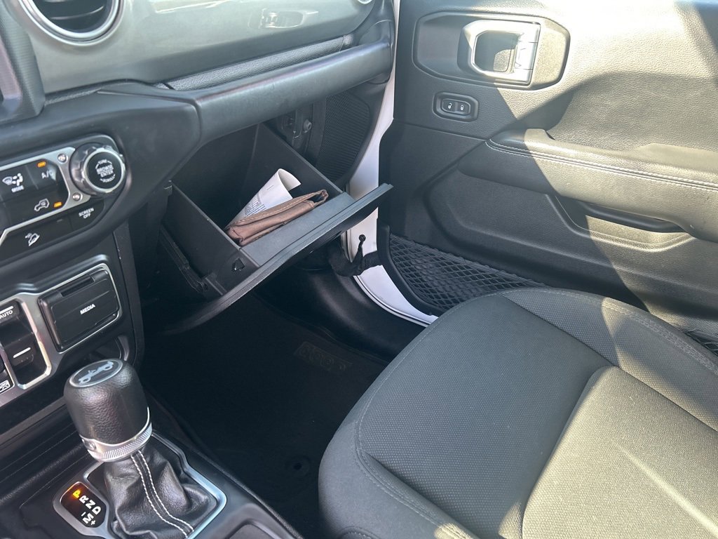 Used 2018 Jeep Wrangler Unlimited Sahara image 23